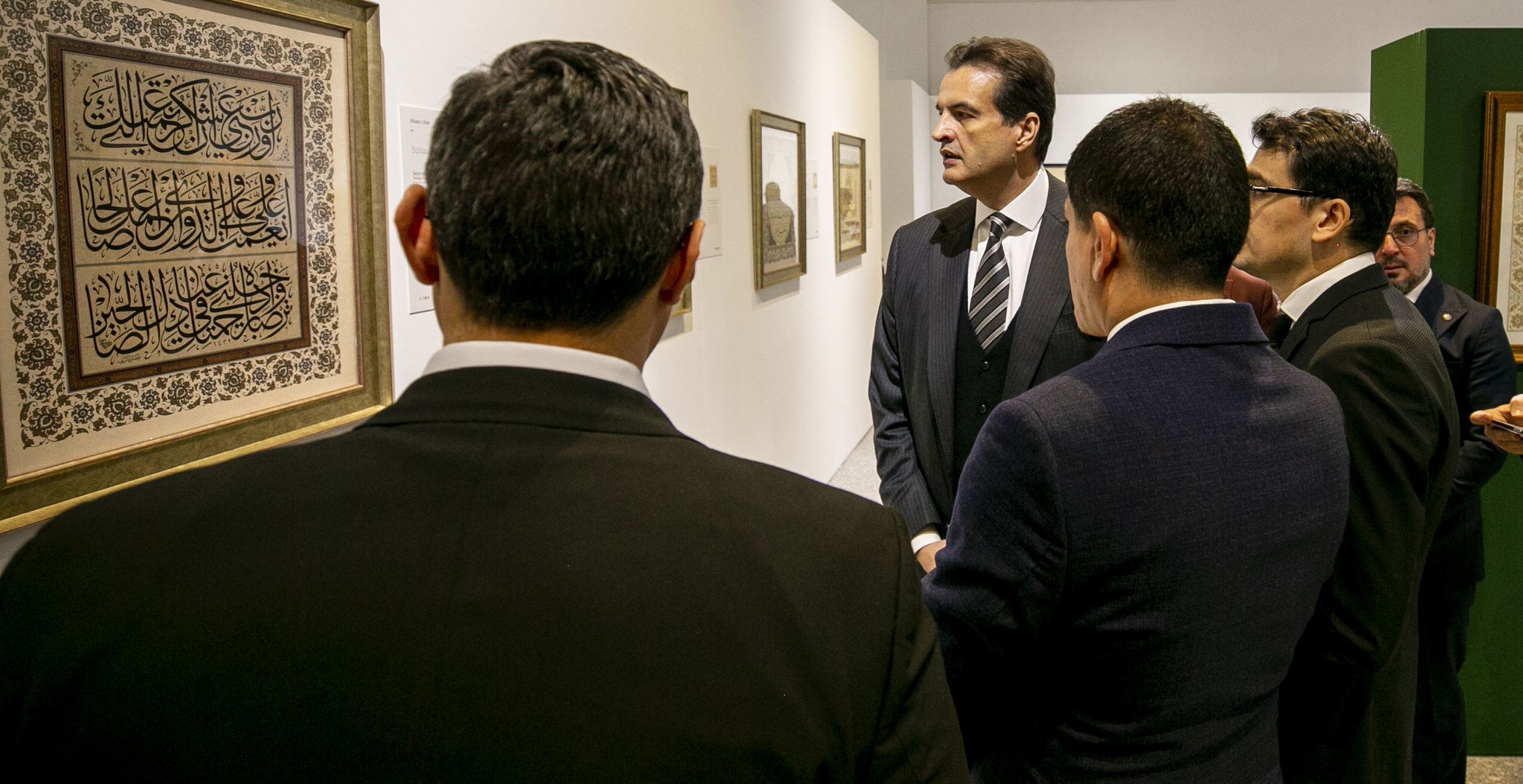 تيكا ومؤسسة البيرق تنظم معرضا للوحات التركية في تونس